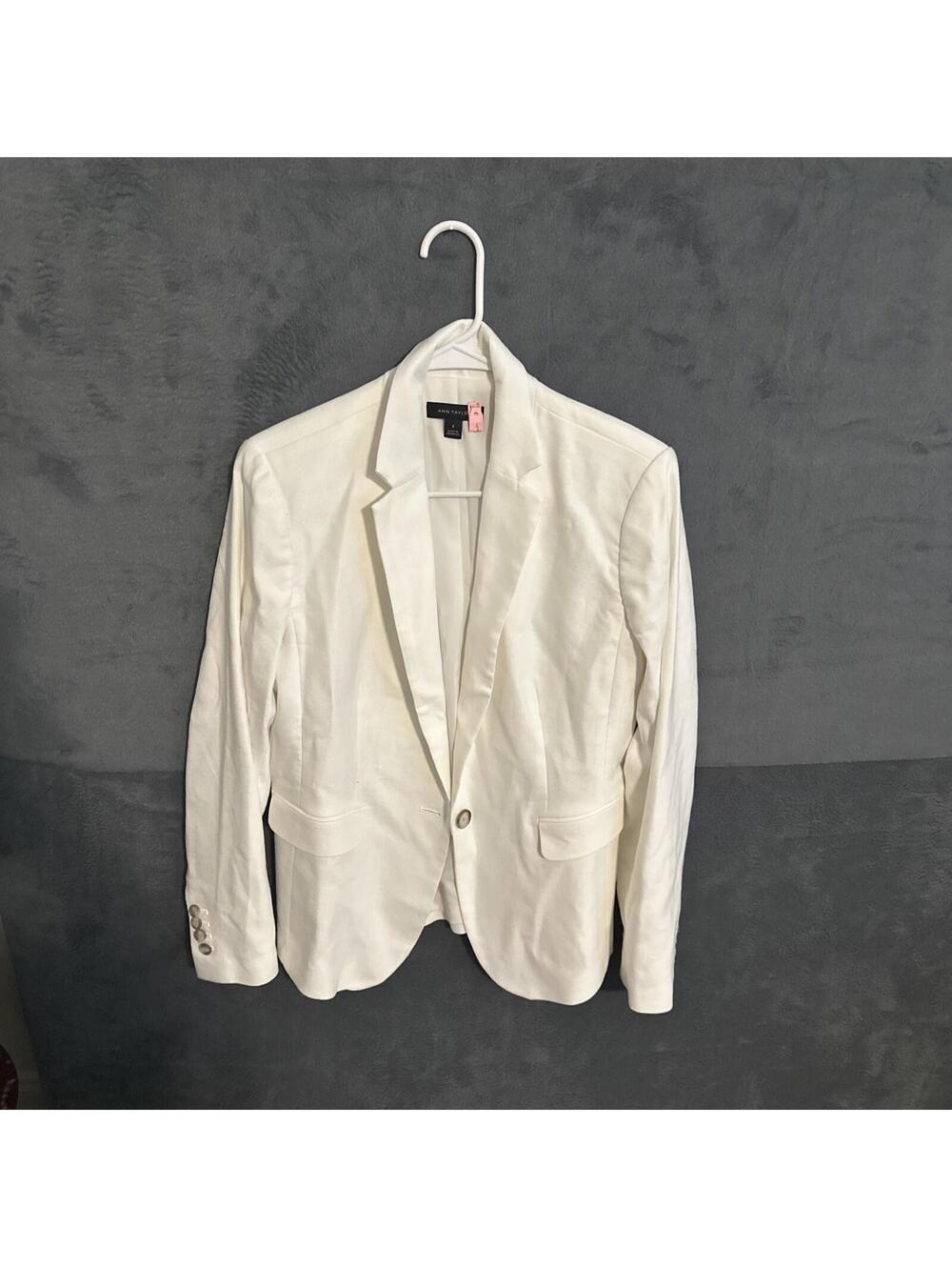 Ann Taylor White Cream Linen Blend Blazer Women's size 8. 1 Button. Career